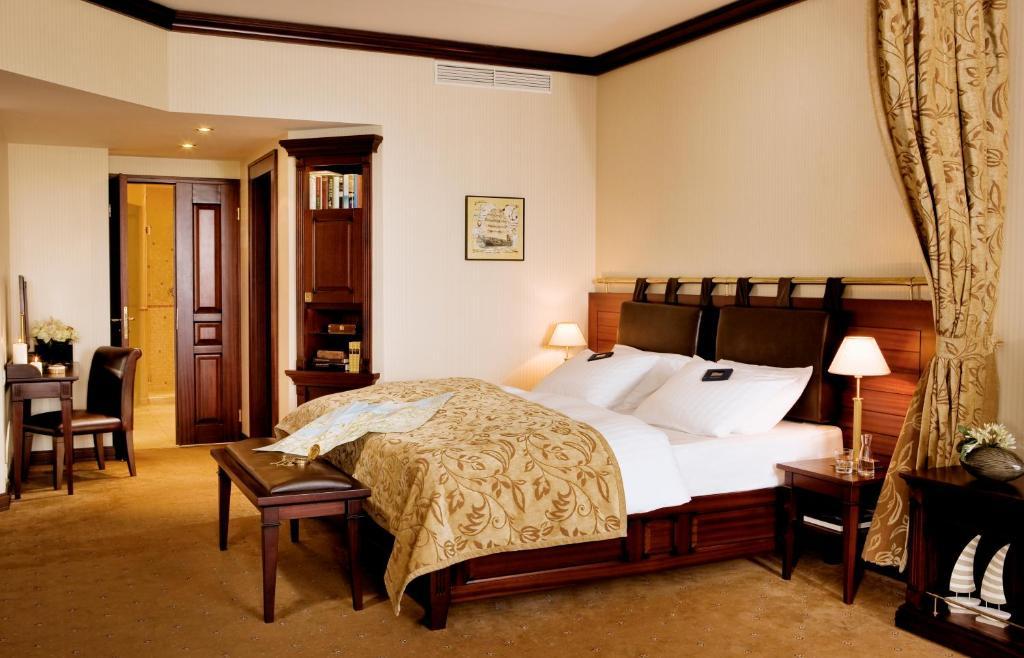 Yachthafenresidenz Hohe Duene Hotell Rostock Rom bilde