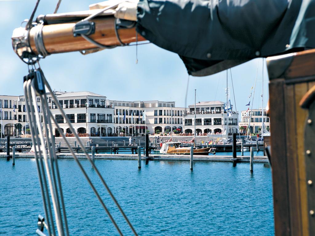 Yachthafenresidenz Hohe Duene Hotell Rostock Eksteriør bilde Marina del Rey