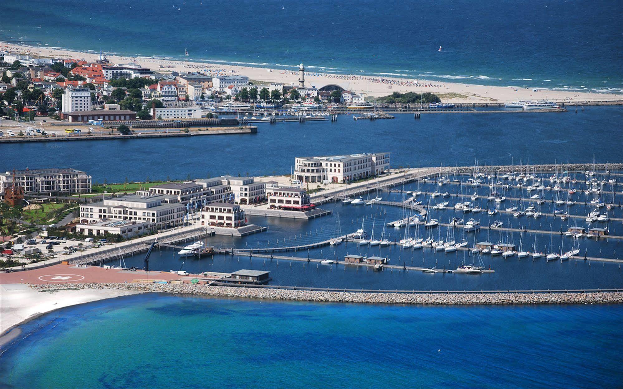 Yachthafenresidenz Hohe Duene Hotell Rostock Eksteriør bilde Marina del Rey